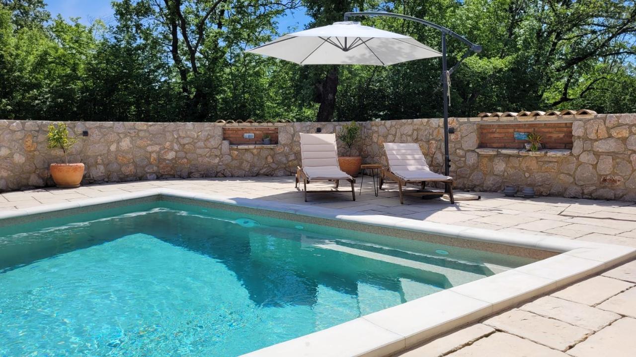 Villa Alara - Charming Villa With Heated Swimming Pool Milohnici Luaran gambar