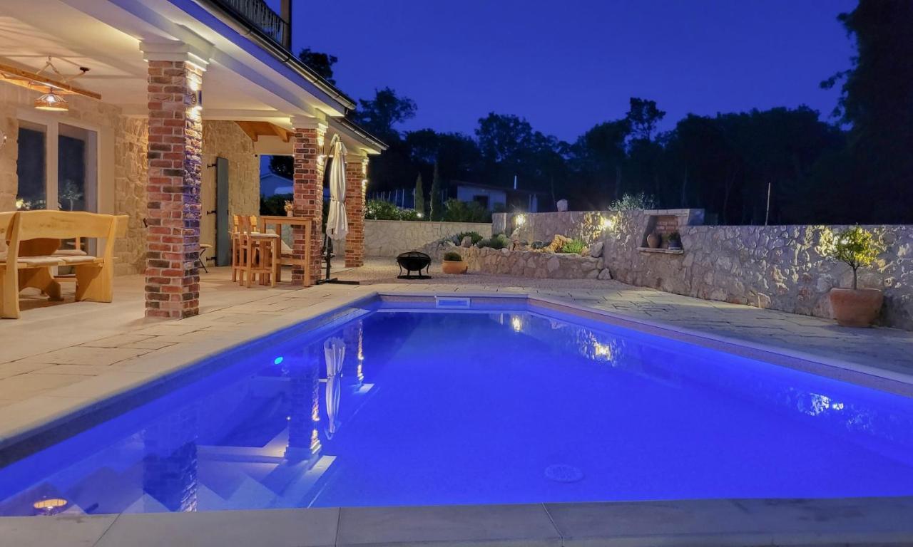 Villa Alara - Charming Villa With Heated Swimming Pool Milohnici Luaran gambar
