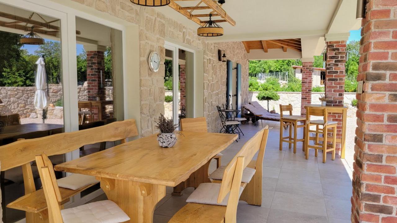 Villa Alara - Charming Villa With Heated Swimming Pool Milohnici Luaran gambar