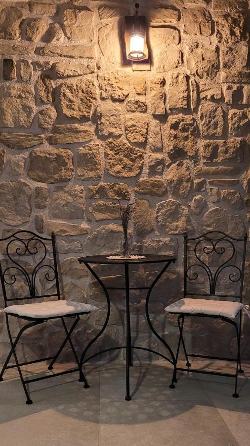 Villa Alara - Charming Villa With Heated Swimming Pool Milohnici Luaran gambar