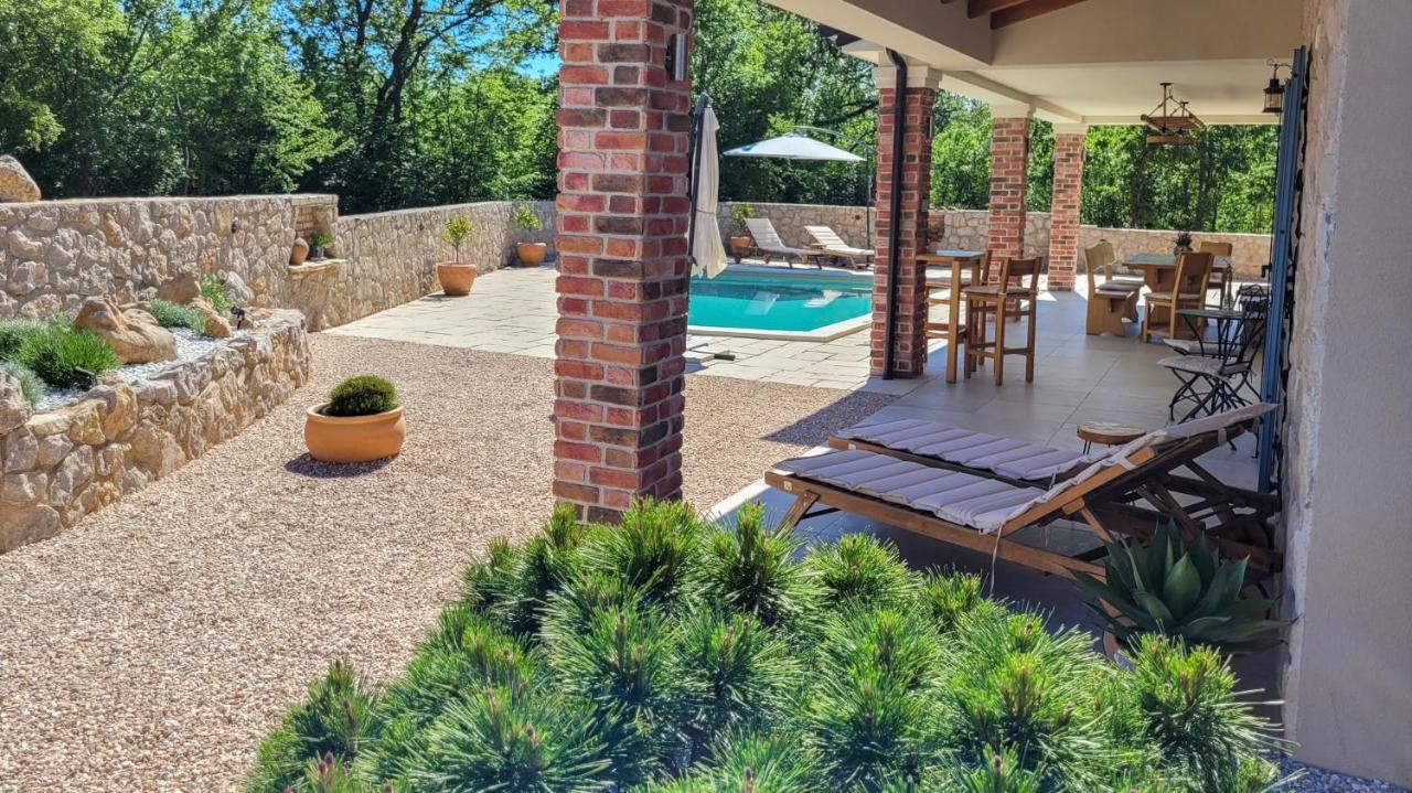 Villa Alara - Charming Villa With Heated Swimming Pool Milohnici Luaran gambar