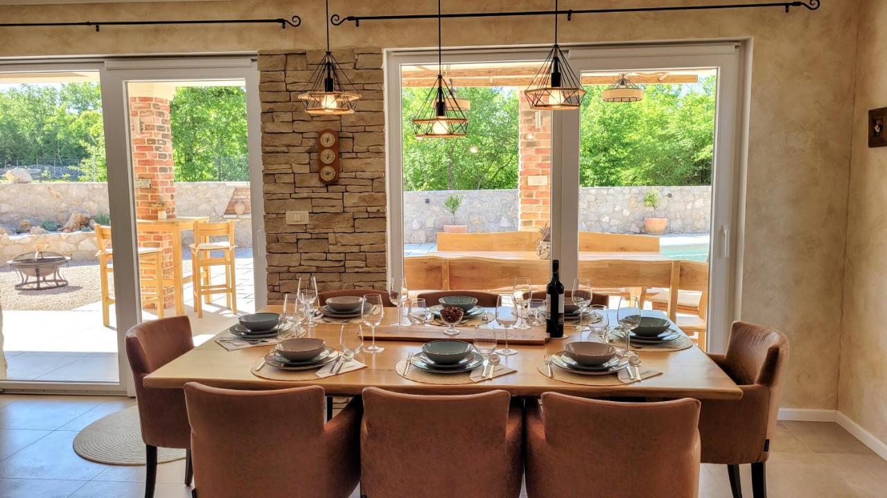 Villa Alara - Charming Villa With Heated Swimming Pool Milohnici Luaran gambar