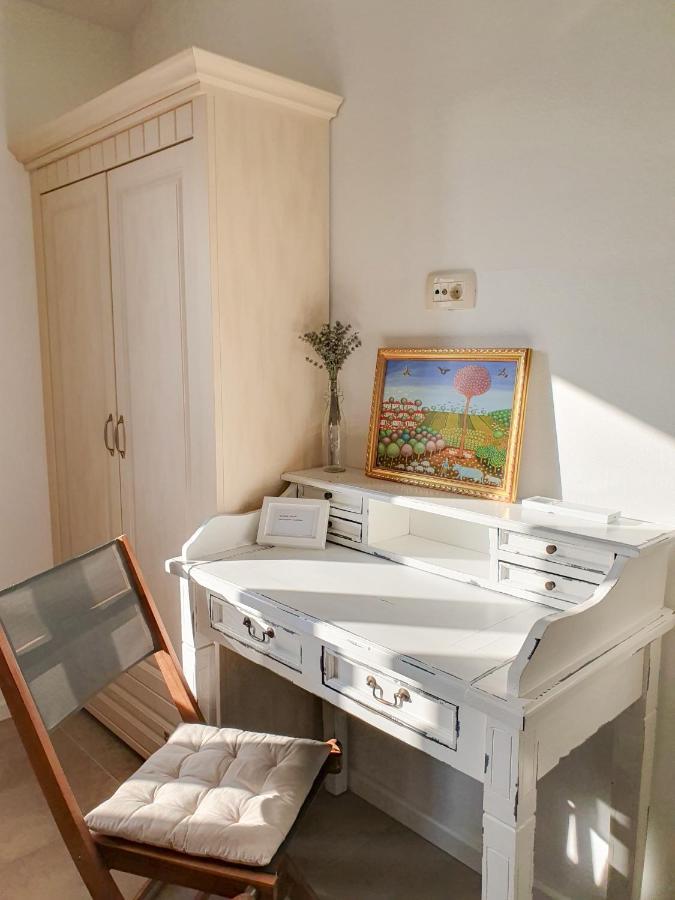 Villa Alara - Charming Villa With Heated Swimming Pool Milohnici Luaran gambar