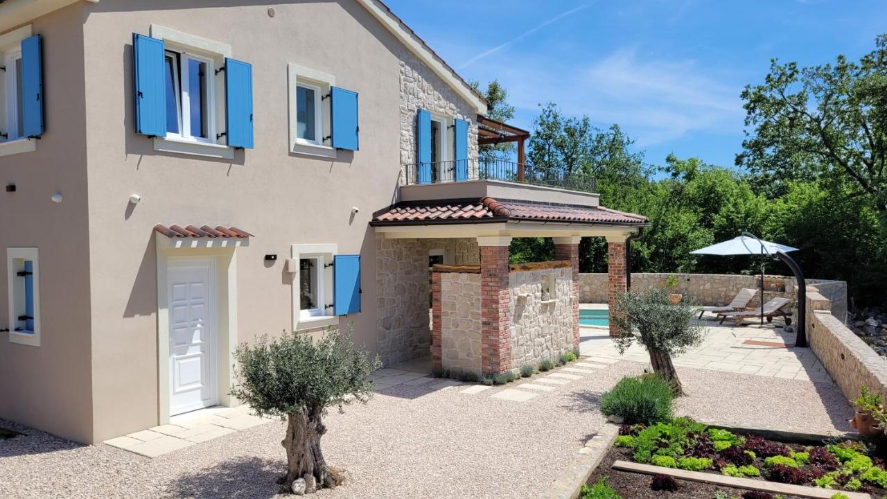 Villa Alara - Charming Villa With Heated Swimming Pool Milohnici Luaran gambar